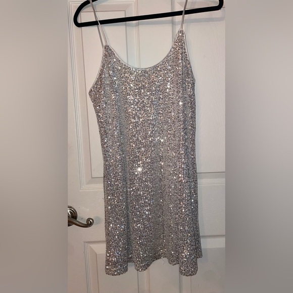 Lulus Dresses & Skirts - Lulu's Shimmering Silver Sequin Sleeveless Mini Dress Medium